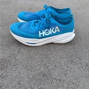 HOKA Machx 2